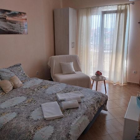 Apartments M&T Tivat Eksteriør billede