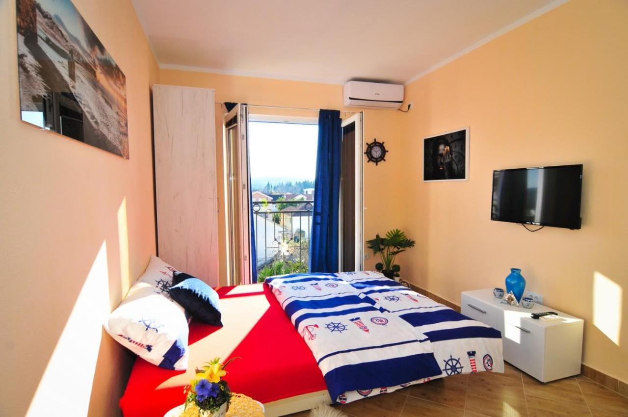 Apartments M&T Tivat Eksteriør billede